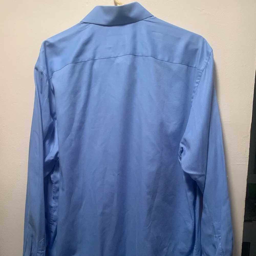 Robert Graham Dress Shirt - Picture 2 of 9